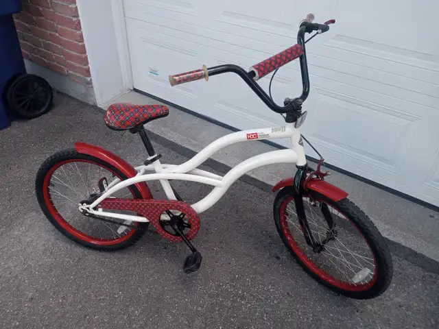Vélo de fille de bonne qualité comme neuf $85.