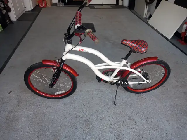 Vélo de fille de bonne qualité comme neuf $85. - Photo 3
