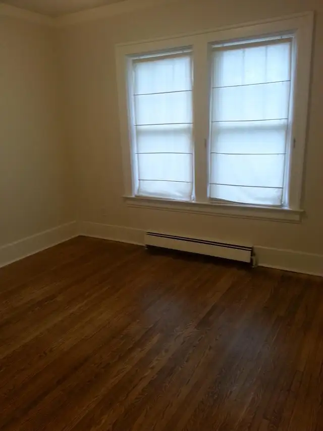 Ontario and Lincoln - 2 bedroom apartment contact 519-566-8228 - Photo 5