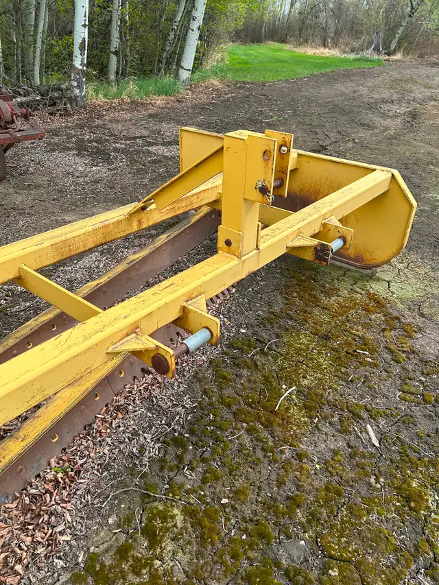 Road Grader - Photo 3