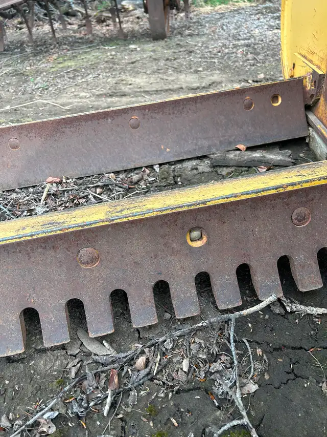 Road Grader - Photo 4