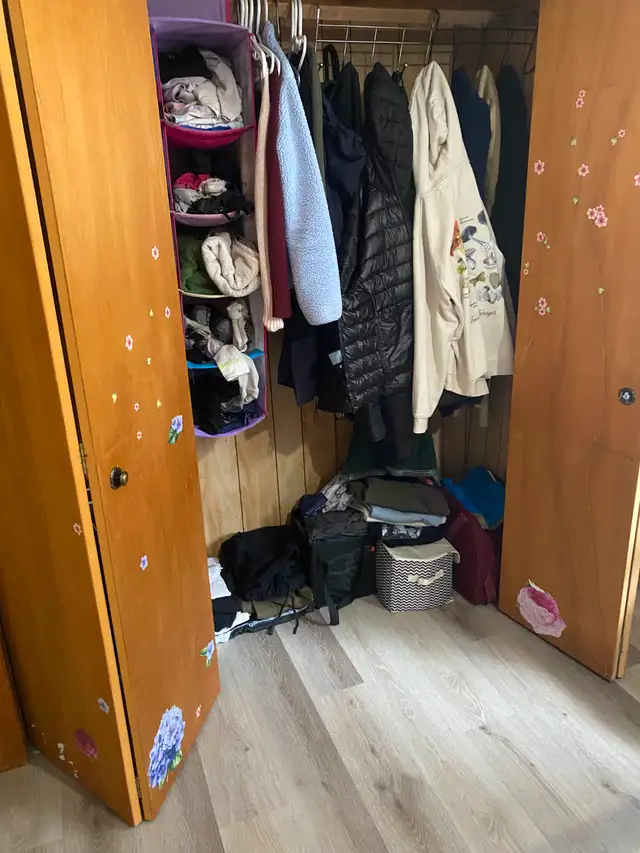 One bedroom basement suite for rent ASAP-(female worker/student) - Photo 12