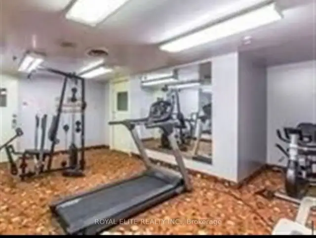 2 Bedrooms Main Floor of Townhouse for Rent - Photo 2
