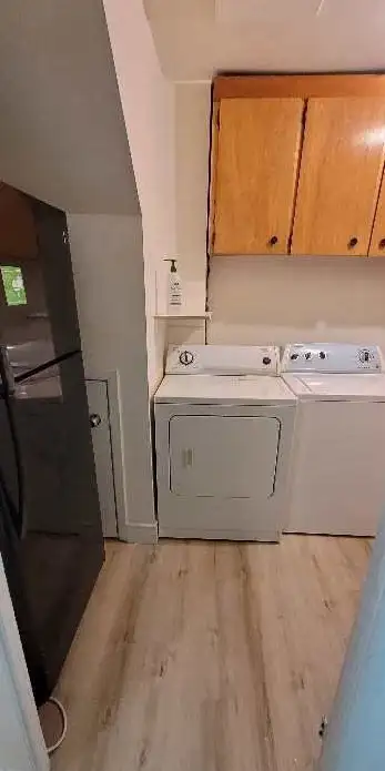 2 Bedrooms Main Floor of Townhouse for Rent - Photo 5