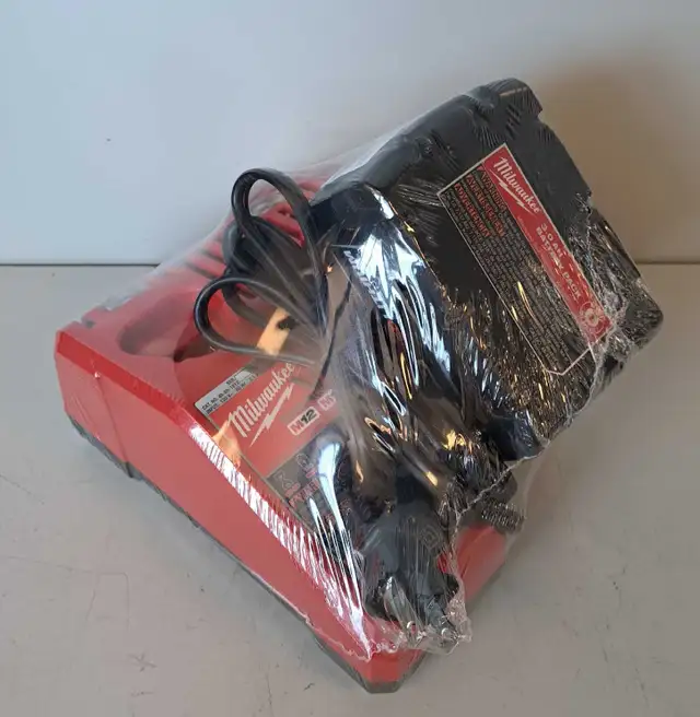 M12/M18 Milwaukee Battery & Charger Combo (26125364) - Photo 2