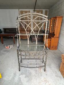 Free delivery used Metal Bakers Rack with Glass Shelves