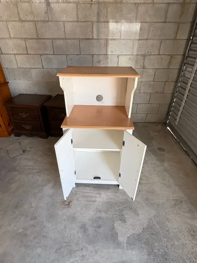 Free delivery used White and Wood Kitchen Microwave Cart - Photo 7