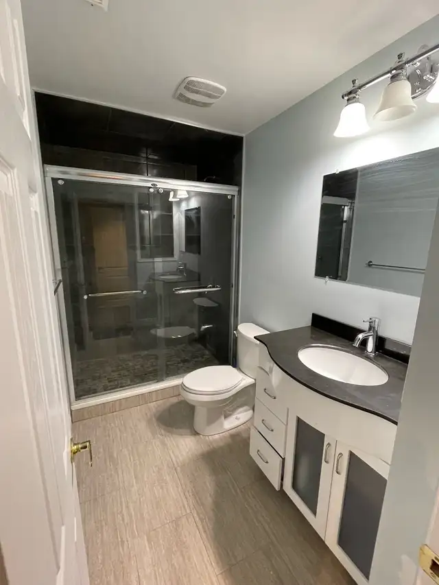 2 bed 1 bath basement for rent near Mavis and Derry Road - Photo 2