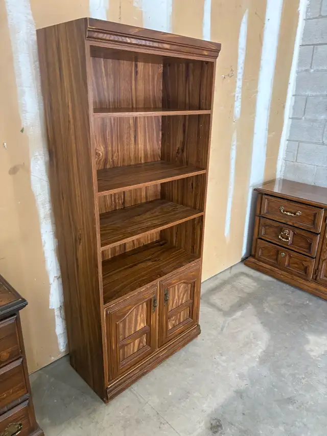 Free delivery used Wooden Bookcase - Photo 4