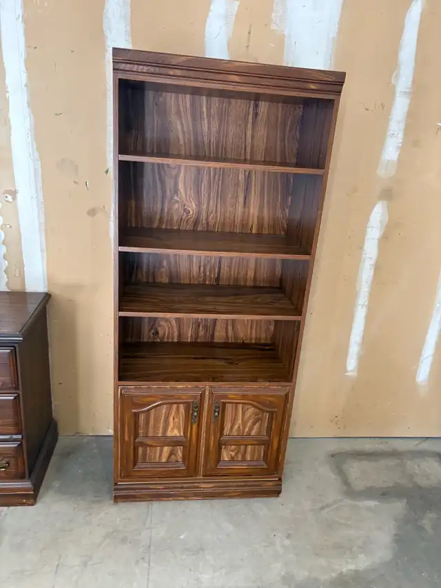 Free delivery used Wooden Bookcase - Photo 5