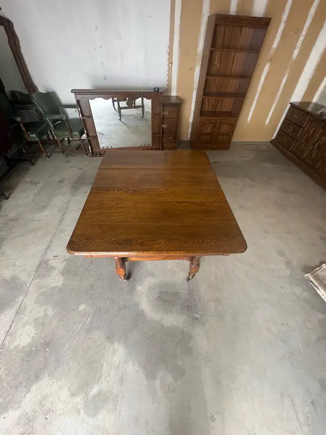 Free delivery used Antique Oak Dining Table - Photo 3