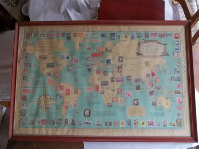 STAMP MAP OF THE WORLD by ERNEST DUDLEY CHASE  $85. - Photo 2