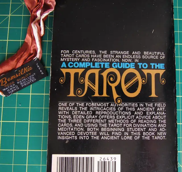1JJ Swiss Tarot cards with books - Photo 9