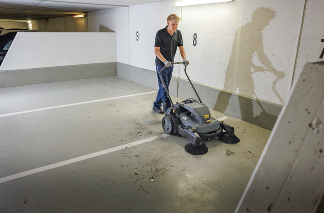 Karcher KM70/30 C BP PACK 2SB Commercial Walk-Behind Sweeper - Photo 2