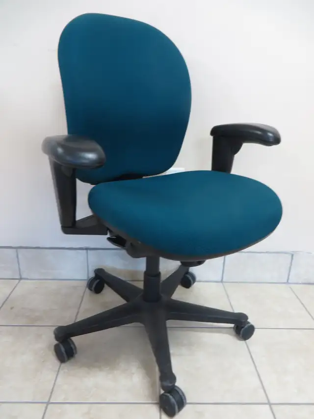 Office Chairs - Photo 8