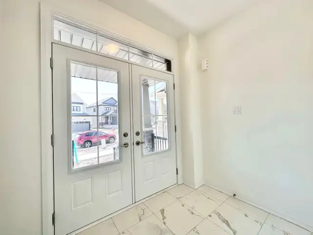 Premium 3 BR / 2.5 BA Home for Lease (July 1) – Port Crescent, W - Photo 2