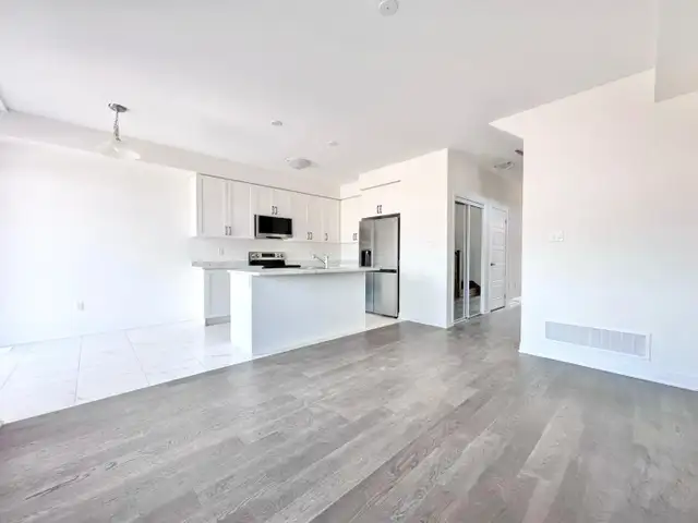 Premium 3 BR / 2.5 BA Home for Lease (July 1) – Port Crescent, W - Photo 3