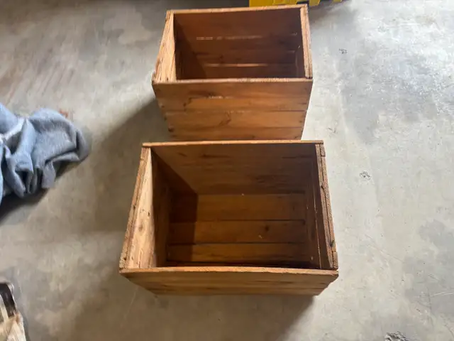 Free delivery used vintage Wooden Crates (Set of 2)