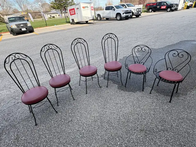 Free delivery used Set of 6 Vintage Wrought Iron Chairs - Photo 2