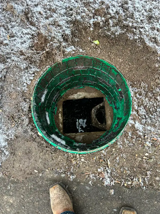 24/7 & Emergency Septic Pumping Services! - Photo 5