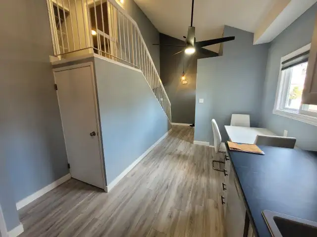 3 Beds & 1.5 Baths Townhouse Style Property In Fairhaven Area - Photo 5