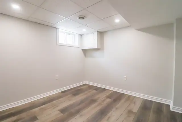 161 Louth St, St. Catharines - 2 Bedroom Lower Unit - Photo 14