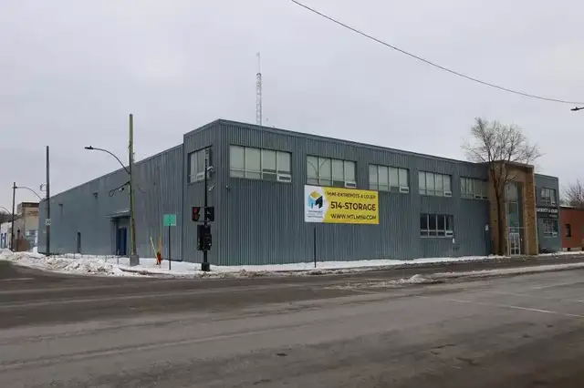 (110pi2) Entrepot de 110pi2 Montreal Hochelaga Montréal