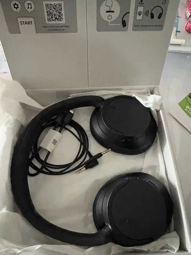 Sony WH-CH720N Active Noise Cancelling Headphones - Photo 4