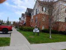 Condo APT S W Peterborough near HWY 115