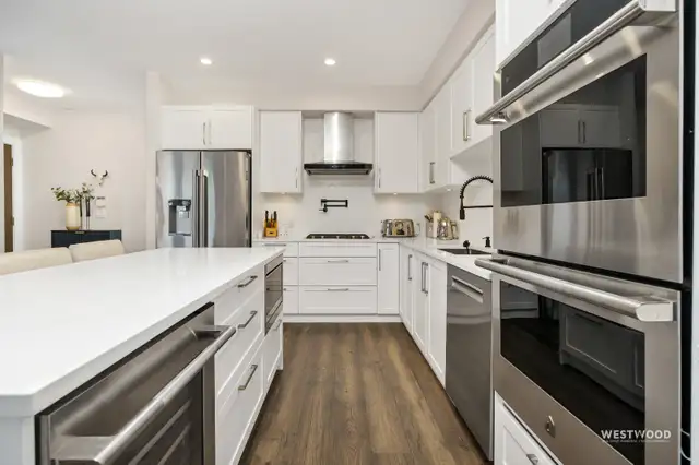 Developers own unit. Townhouse with unmatched features! - Photo 5
