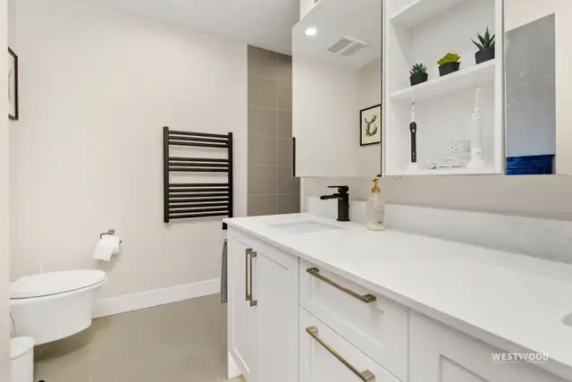 Developers own unit. Townhouse with unmatched features! - Photo 10