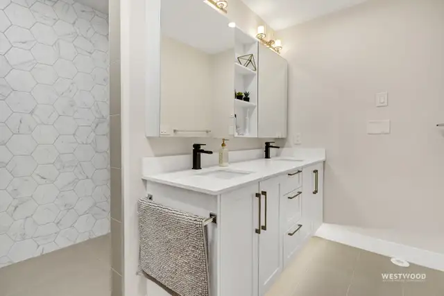 Developers own unit. Townhouse with unmatched features! - Photo 11