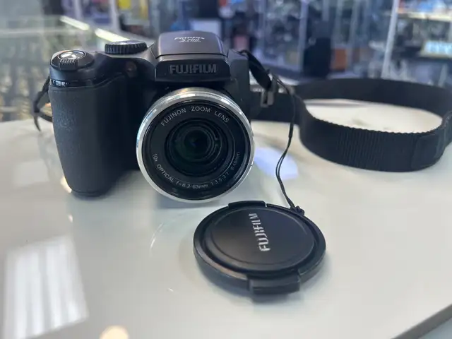 Fujifilm s700 Finepix 7.1 mp digital camera