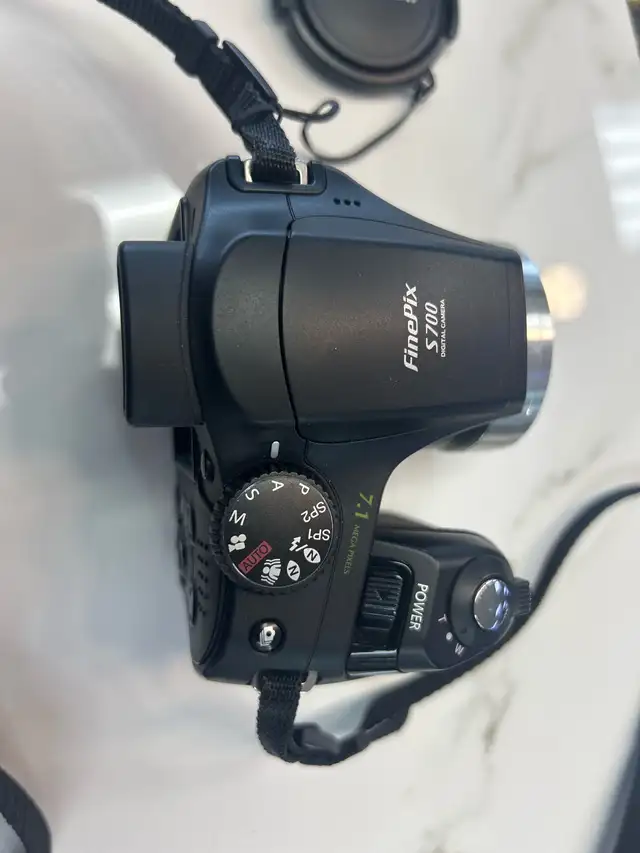 Fujifilm s700 Finepix 7.1 mp digital camera - Photo 7
