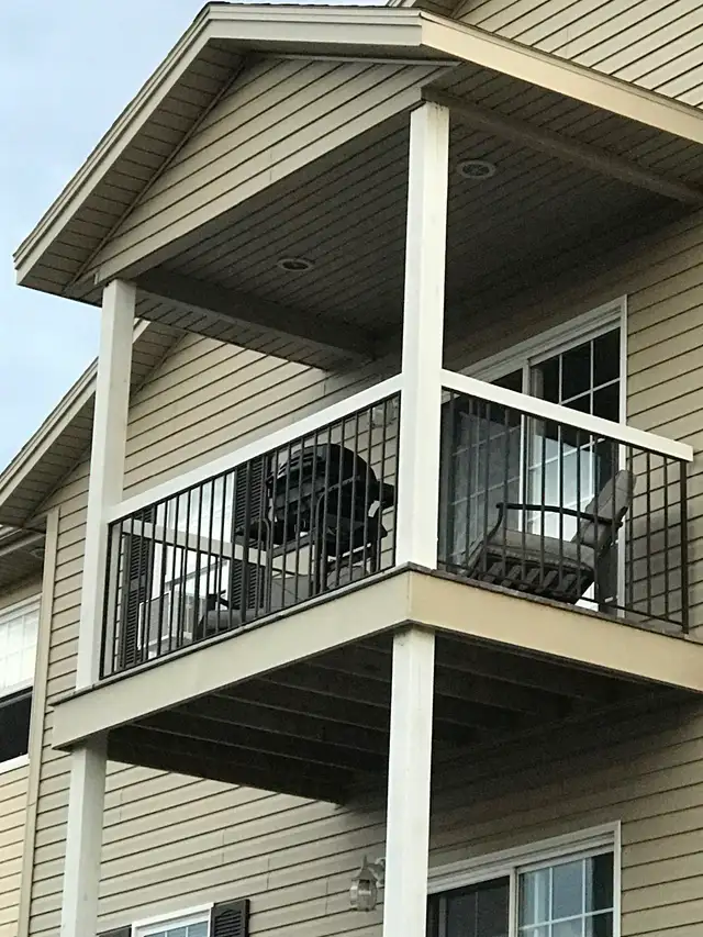 Spacious and quiet 2bedroom unit with washer & dryer for June 1
