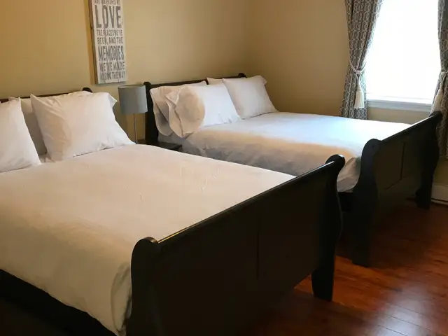 Spacious and quiet 2bedroom unit with washer & dryer for June 1 - Photo 4
