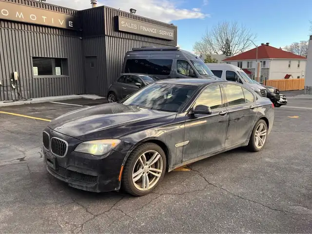 2012 BMW 750i - Photo 2