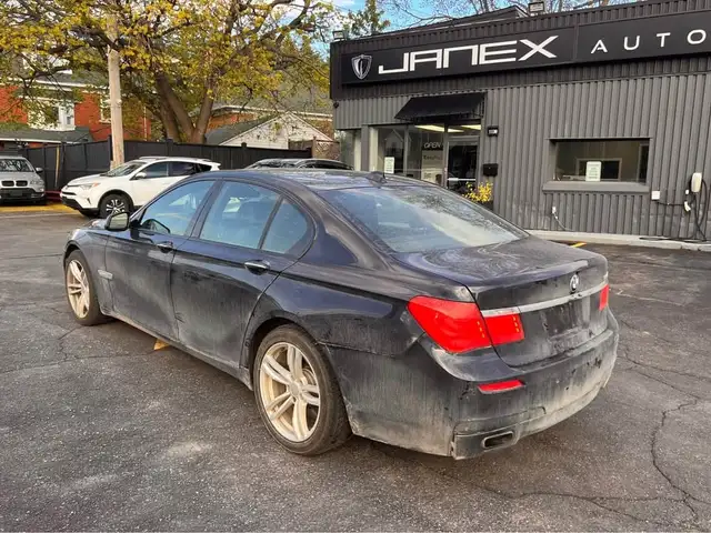 2012 BMW 750i - Photo 3
