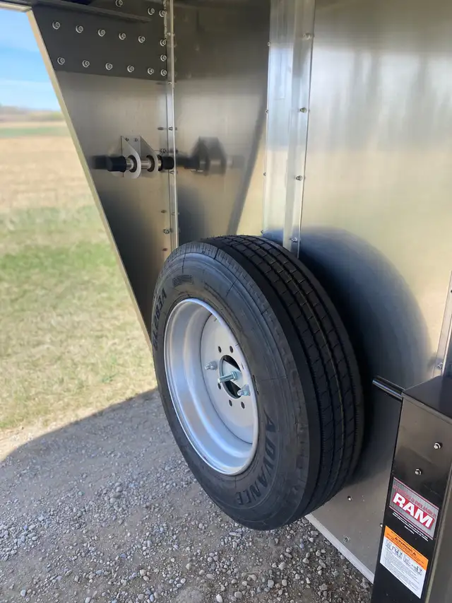 Stock trailer - Photo 4