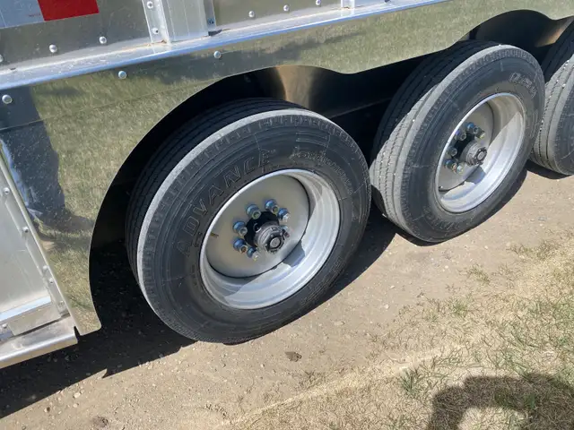 Stock trailer - Photo 5