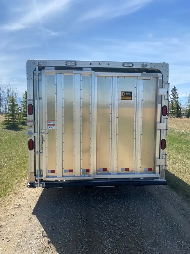 Stock trailer - Photo 6