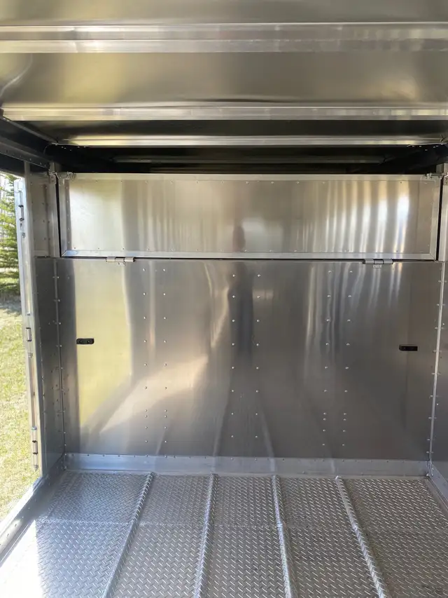Stock trailer - Photo 7