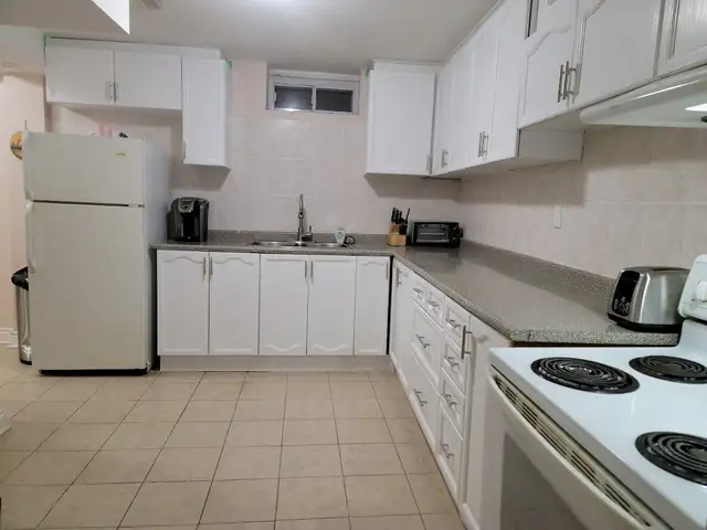 Basement For Rent Pickering - Photo 5