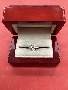 bague en or diamants ovale