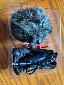 On-Camera Microphone - Photo 3