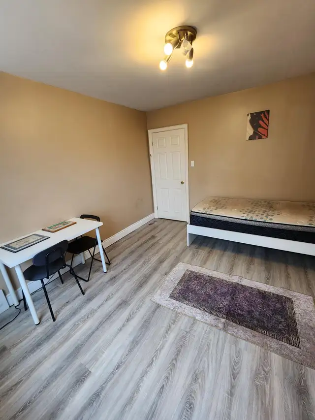 Spacious Room 2nd floor utilities wifi included Bathurst-Wilson - Photo 6