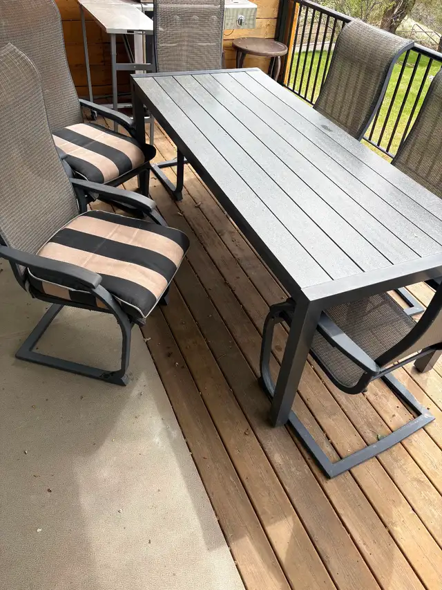 Patio furniture - Photo 3