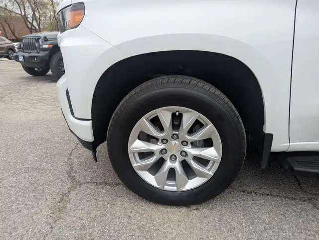 2021 Chevrolet Silverado 1500 Custom WITH POWER DOWN TAILGATE! - Photo 5