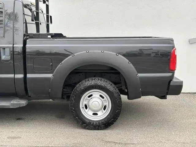 2015 Ford Super Duty F-250 SRW 4WD CREW CAB-SHORT BOX-1 OWNER- - Photo 3
