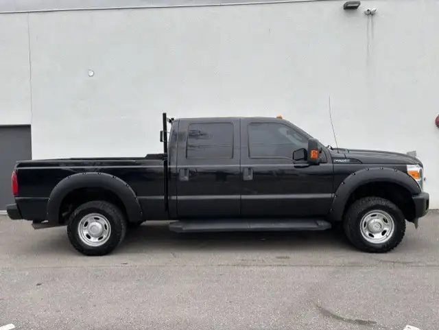 2015 Ford Super Duty F-250 SRW 4WD CREW CAB-SHORT BOX-1 OWNER- - Photo 8